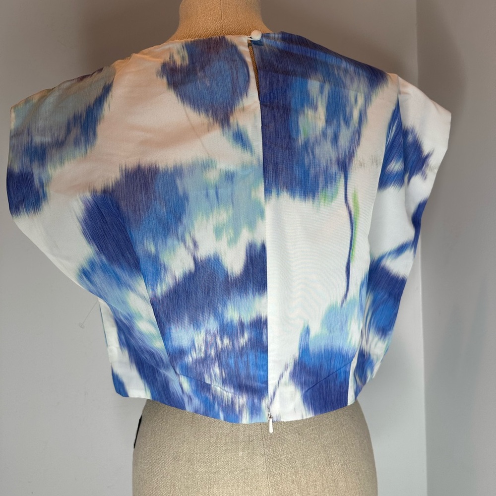 LELA ROSE 
Ruffled Abstract-Print Crepe De Chine Crop Top - Picture 5 of 7